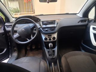 Peugeot 208 2018-thumb-4