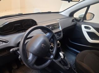 Peugeot 208 2018-thumb-5