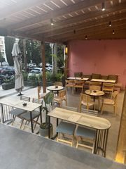 Πωλούνται επαγγελματικά έπιπλα εστίασης – Σε εξαιρετική κατάσταση (μόλις 16 μήνες χρήσης)