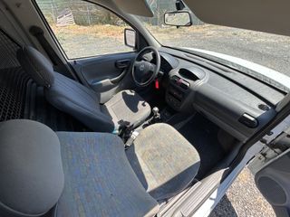 Opel Combo 2002-thumb-12