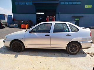Seat Cordoba 2001-thumb-2