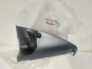 Δεξιό εσωτερικό πάνελ μούτρου  από YAMAHA TDM900 2002-09 (5PS-2837R-00-) ΓΝΗΣΙΟ