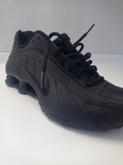 NIKE SHOX