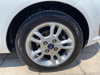 Ford Fiesta 2016-thumb-7