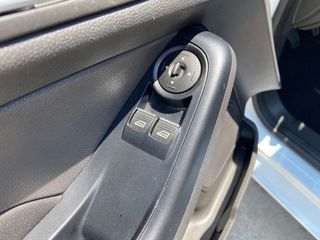Ford Fiesta 2016-thumb-11