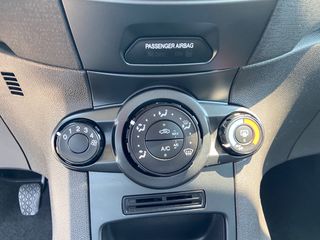 Ford Fiesta 2016-thumb-19