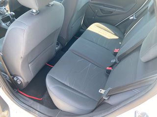 Ford Fiesta 2016-thumb-21