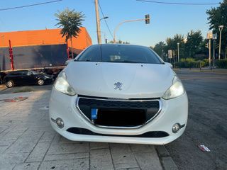 Peugeot 208 2013