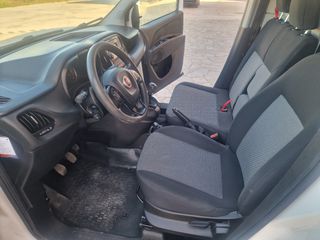 Φορτηγό Έως 7.5τ Fiat 2019 DOBLO CARGO 1,6 MULTIJET 105 HP-thumb-32