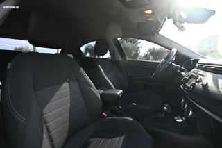 Alfa Romeo Giulietta 2016-thumb-24