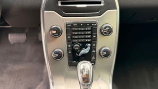 Volvo XC 70 2012-thumb-10