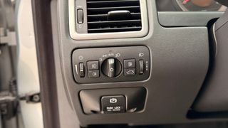 Volvo XC 70 2012-thumb-9
