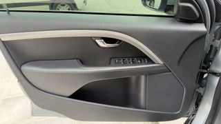 Volvo XC 70 2012-thumb-8