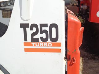 Φορτωτάκι Bobcat 2006 Τ250 TURBO-thumb-7
