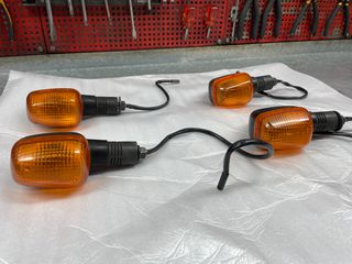 Suzuki GSX-1400 2002-2007, Φλας εμπρός (δεξί και αριστερό) - Φλας πίσω (δεξί και αριστερό)