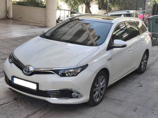 Toyota Auris Touring Sports 2016 Lounge Panorama