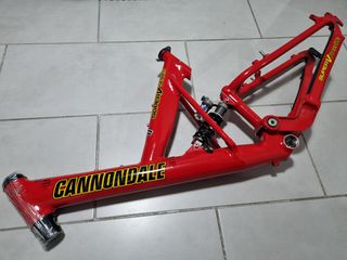 Downhill - Enduro - Trail Cannondale 2005 Super V frame medium