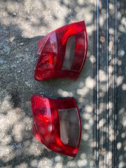 Φανάρια οπίσθια Toyota Yaris-thumb-1