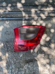 Φανάρια οπίσθια Toyota Yaris-thumb-2