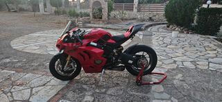 Ducati Panigale V4 S 2022-thumb-4