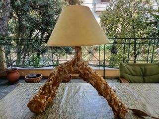 ΕΠΙΤΡΑΠΈΖΙΟ ΧΕΙΡΟΠΟΊΗΤΟ ΦΩΤΙΣΤΙΚΌ