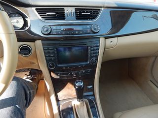 Mercedes-Benz CLS 500 2005-thumb-11