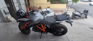 KTM 1290 Super Duke GT 2018-thumb-2