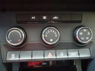 Skoda Karoq 2018 ΑUTO DSG-7 1.0 TSI 116HP EURO6 AMBITION/ΕΛΛΗΝΙΚΟ-thumb-64
