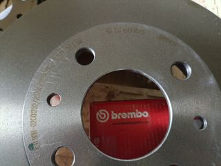 brembo kit μπροστινες δισκοπλακες και τακακια για  Alfa romeo mito 1400 multiair 105ps