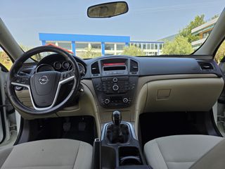 Opel Insignia 2010-thumb-10