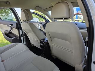 Opel Insignia 2010-thumb-12
