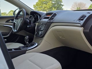 Opel Insignia 2010-thumb-13