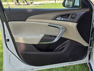 Opel Insignia 2010-thumb-16