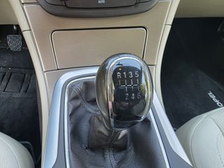Opel Insignia 2010-thumb-28