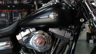 Harley Davidson DYNA FAT BOB 2009 Willie G™ Skull Collection-thumb-3