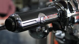Harley Davidson DYNA FAT BOB 2009 Willie G™ Skull Collection-thumb-15