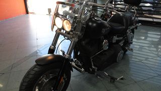 Harley Davidson DYNA FAT BOB 2009 Willie G™ Skull Collection-thumb-20