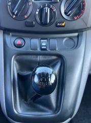 Nissan NV 200 2016 Diesel-thumb-35