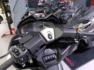 Kymco AK 575 Premium 2026 PREMIUM FULL ΔΩΡΑ Η ΕΚΠΤΩΣΗ !!!-thumb-8