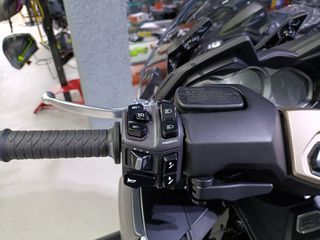 Kymco AK 575 Premium 2026 PREMIUM FULL ΔΩΡΑ Η ΕΚΠΤΩΣΗ !!!-thumb-9