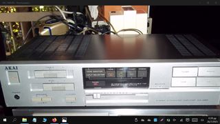 AKAI AM-A201 λειτουργια προενισχυτη και ολοκληρωμενου ενισχυτη.
