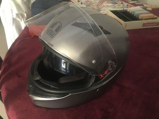 AGV K3 Full face, Grey size smal και πλήρης εξοπλισμός αναβάτη (δερμάτινο μπουφάν , γάντια, αδιάβροχα,μπαλακλάβα,ζελατίνες)