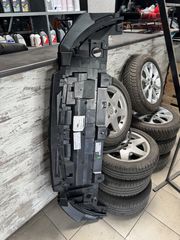 Ποδια προφυλακτήρα εμπρος GLA-thumb-1