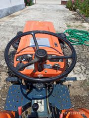 Vineyard Tractors Kubota 1988 B7001 , φρεζα, καταστροφεας, και αροτρο στην τιμη