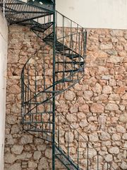 Σκαλα εξωτερικη σιδερενια 3οροφων