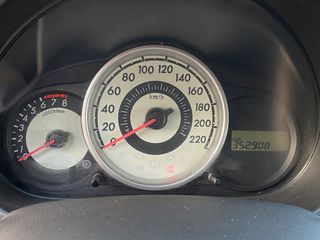 Mazda 2 2007-thumb-25