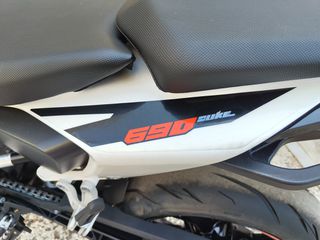 KTM 690 Duke 2016-thumb-9