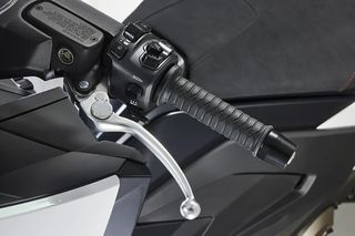 Kymco 2026 AK 575 PREMIUM-thumb-14