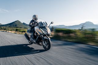 Kymco 2026 AK 575 PREMIUM-thumb-21