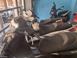 Piaggio Beverly 400 2026 E5 hpe  ΔΩΡΟ Ο ΣΥΝΑΓΕΡΟΣ&Επέκτασης Εγγύησης 2 χρόνια-thumb-1